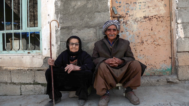 ژن و پیاوێکی بەتەمەنی سەرکەپکان، وێنە: AFP